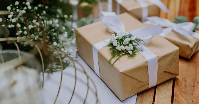 Well-thought-out wedding gift ideas for the bride conveys your heartfelt emotions